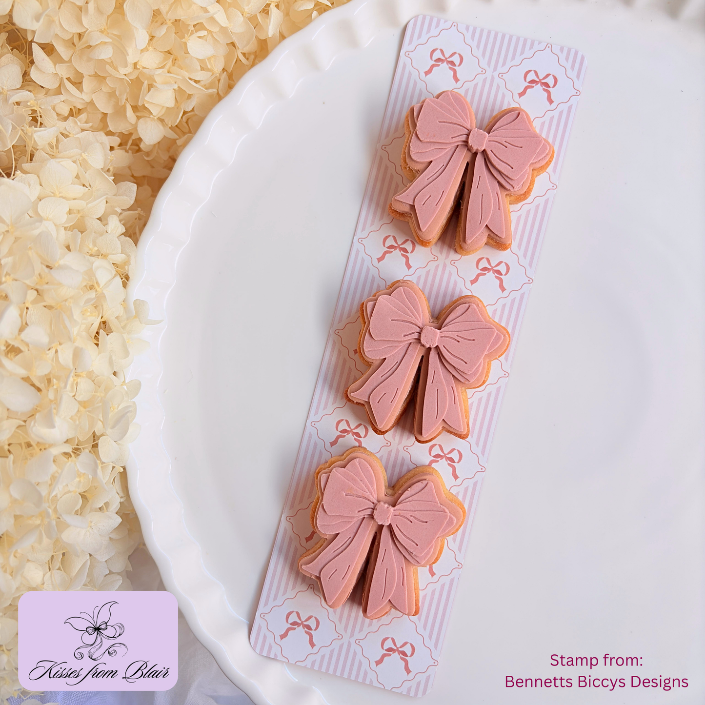 [Reprints] Brown Bows - Long Backing Cards - 25 Pack